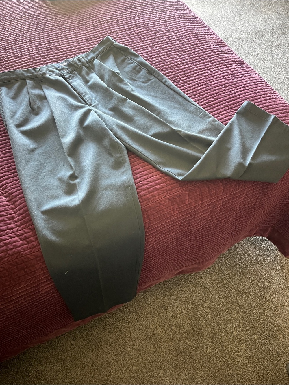 Classic Men's Gray Dress Pants - Timeless Tailored Fit